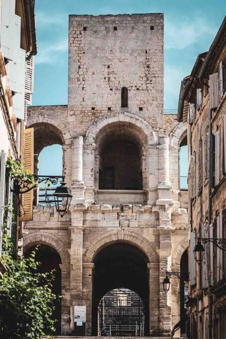 Appartement A Pied Du Centre Avec Place De Parking Arles Eksteriør bilde
