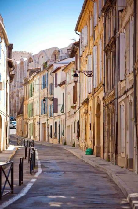 Appartement A Pied Du Centre Avec Place De Parking Arles Eksteriør bilde